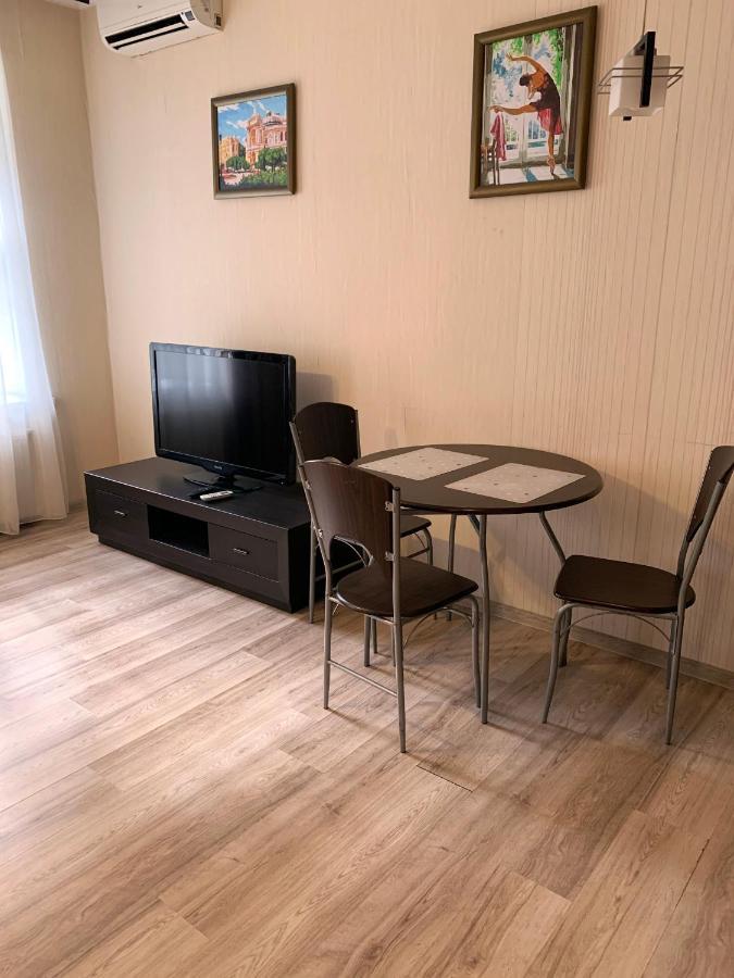 Excellent Apartment In The Center Of Odessa 외부 사진